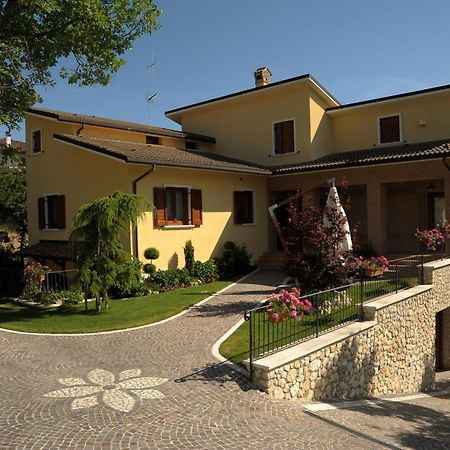 Affittacamere Fulé Fontecchio Esterno foto